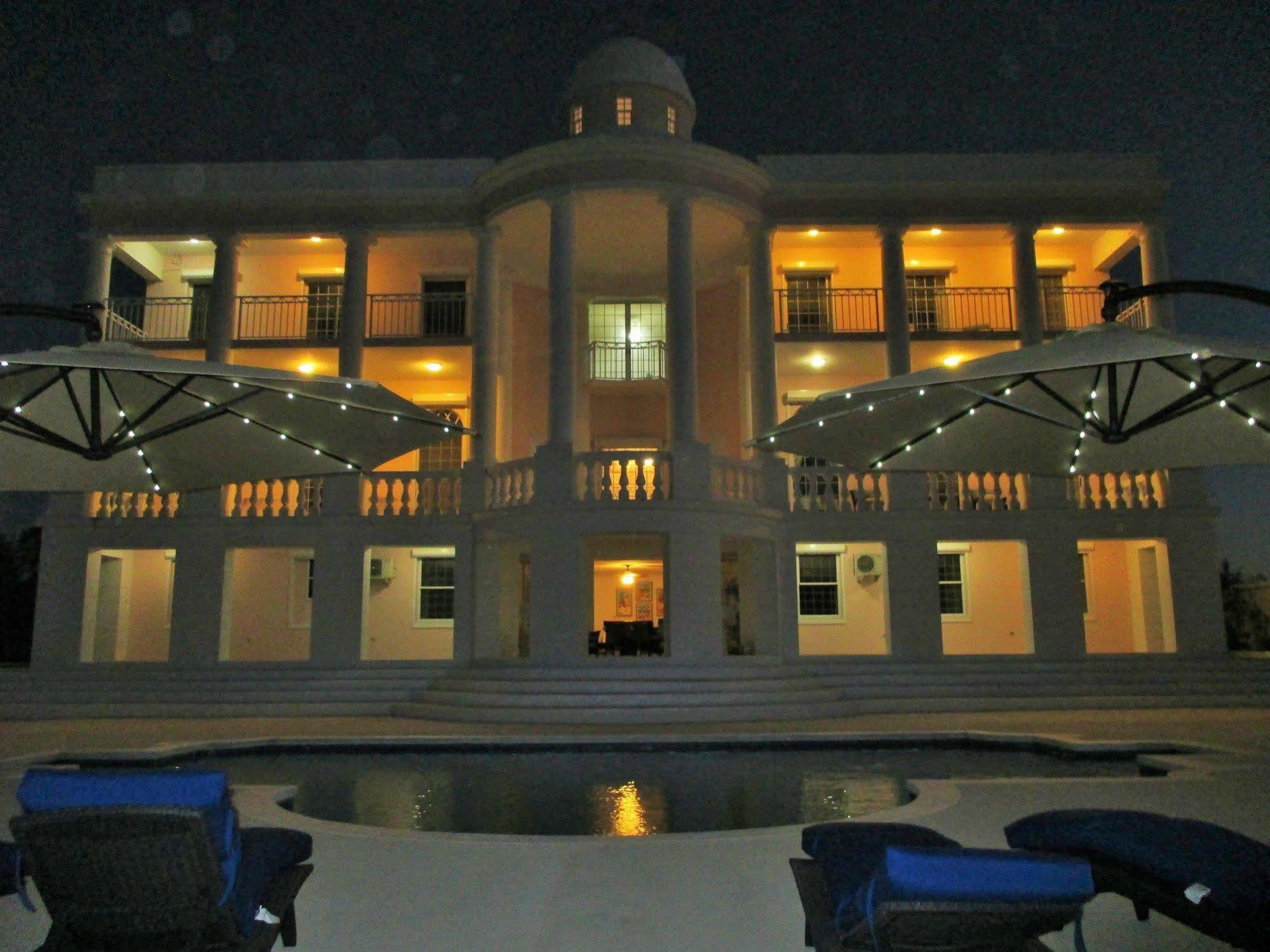 Ocean West Boutique Hotel Nassau Exteriér fotografie